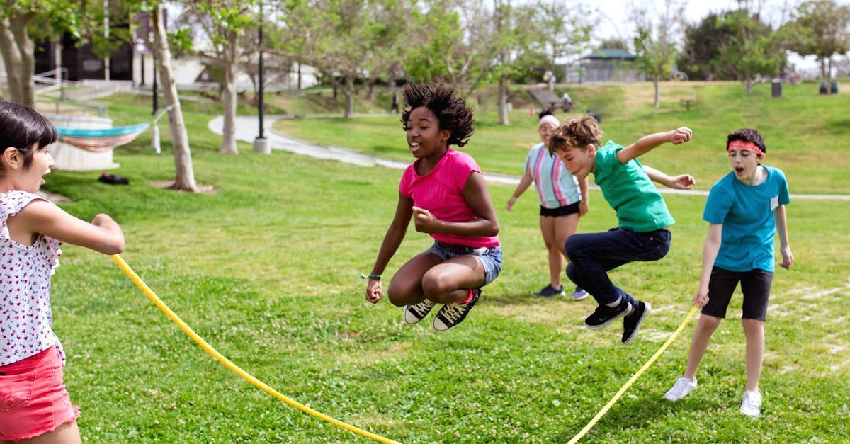 découvrez les bienfaits du jeu en plein air pour les enfants : stimulation de la créativité, développement de la motricité et encouragement à l'exploration. offrez-leur des moments de joie et d'apprentissage au contact de la nature.